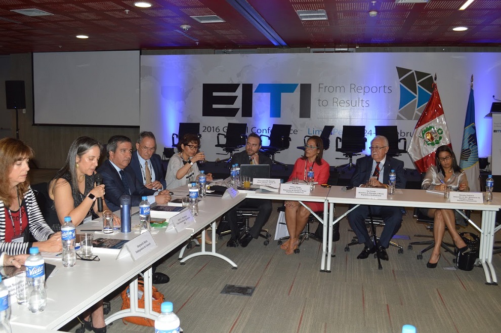 los consejos nacionales de la eiti estan formados por gobiernos industrias extractivas y sociedad civil