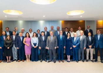 El encuentro se desarrolló en la sede de la Torre Empresarial AIRD en la avenida Sarasota.