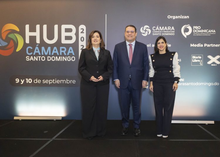 Lucile Houellemont, Yayo Sanz Lovatón y Biviana Riveiro.