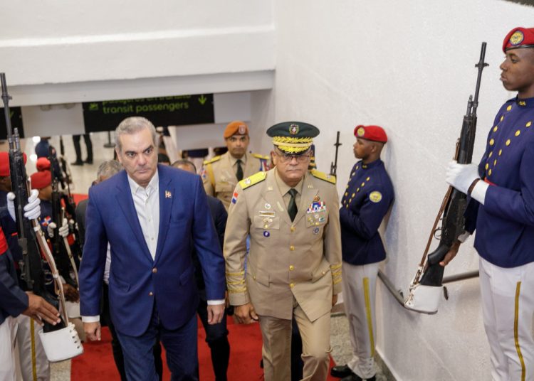 El presidente Abinader tiene previsto regresar al país en horas de la noche del jueves.