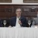 El presidente, Luis Abinader, durante la conferencia de prensa en Santiago en la que habló sobre la construcción de la autopista Santiago-Puerto Plata, denominada como la autopista del ámbar. | Fuente externa.
