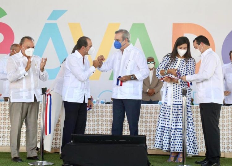 Luis Abinader plaza punta cana