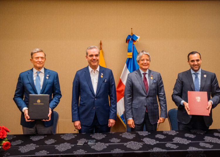 Luis Abinader y Guillermo Lasso