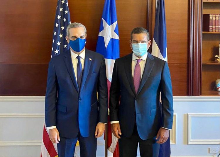 El presidente Luis Abinader, junto al gobernador electo de Puerto Rico, Pedro Pierluisi. | Fuente externa.