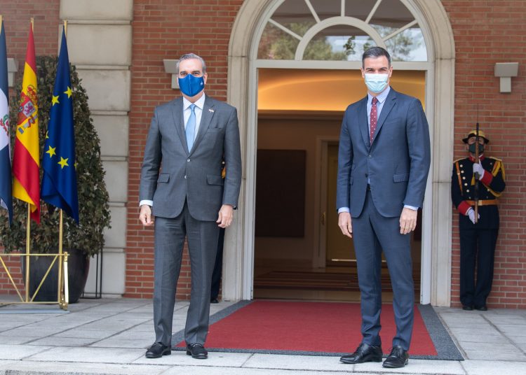 Luis Abinader y Pedro Sánchez