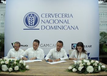 Luis Álvarez, Alfonso Rodríguez, Fabián Suárez y Ophelie Laine.