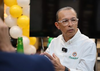 Según Álvarez, la evasión fiscal, la informalidad, la energía eléctrica y los subsidios son los principales desafíos que deben ser subsanados para garantizar una solución sostenible.