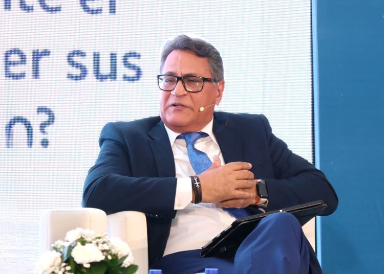 Eduardo Rosario destaca importancia de contar con dirección adecuada y estructura de gobernanza sólida para garantizar seguridad y buen funcionamiento de instituciones cooperativas.