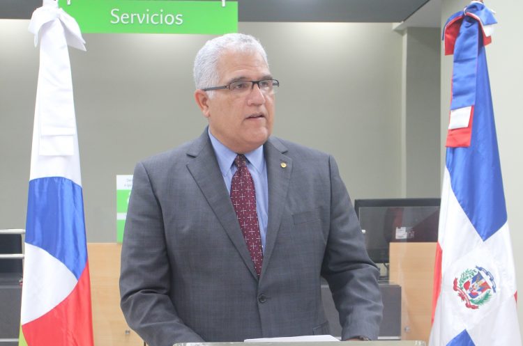 Luis Lembert, vicepresidente ejecutivo de Banca de Personas y Negocios del Banco BHD León.