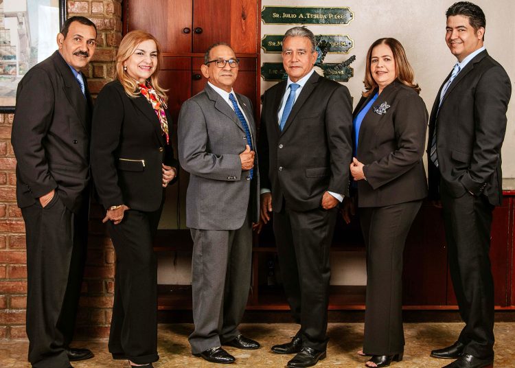 Luis M. Guerrero, Marisol Franjul, Manuel E. Guerrero, Ramón A. Custodio y Purísima Concepción.
