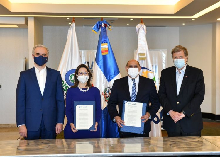 Luis Miguel De Camps, Gina Magnolia Riaño Barón, Rafael Santos Badía y Patricio Melero Abaroa.
