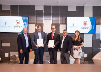 Luis Peña, José Luis Ventura, Juan Alfonso Mera Montero, Saul Abreu y Walkiria Estevez. | Fuente externa.