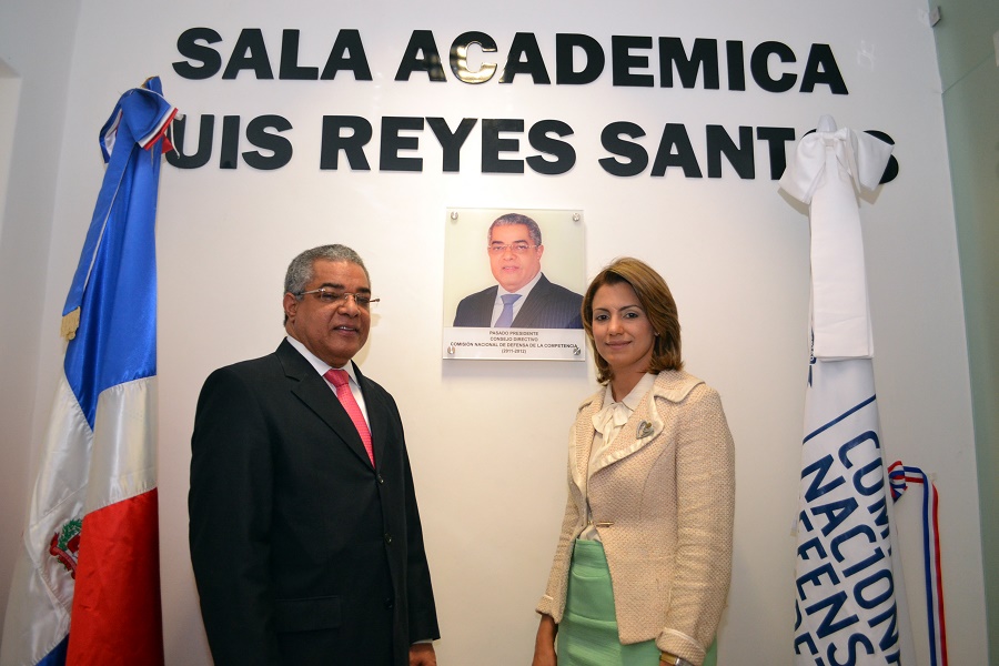 Luis Reyes Santos y Michel Cohen, durante el acto de apertura de la Sala Académica./elDinero