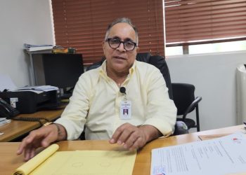 El ingeniero Luis Salcedo, del Departamento de Operaciones de la CAASD, explicó que el pozo será conectado a la tubería de la comunidad.