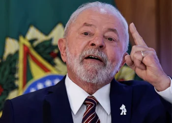 Aunque Lula expresó su deseo de que "dentro de unos años no se explote más petróleo".