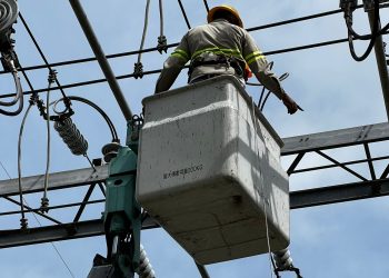 Servicio eléctrico  - Fuente externa.
