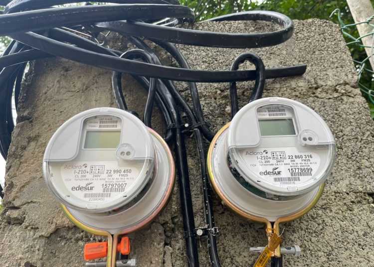 Equipos de medición eléctrica forman parte del debate sobre el modelo de tarifas y generación distribuida.