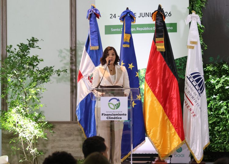 Ana Pimentel resaltó que el cambio climático impacta directamente la economía y la calidad de vida de la población.
