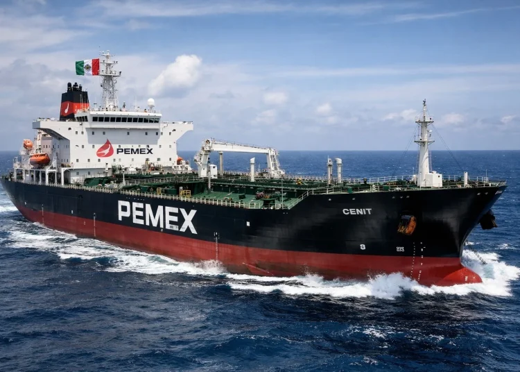 Pemex y sus socios privados producen 1.6 millones de barriles diarios (mbd), de los cuales 1.3 mbd son solo de Pemex, lejos de su meta de 1.8 mbd.