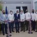 El rector del ITLA, José Armando Tavárez, procede al corte de cinta para dejar inaugurado el Centro Mipymes para la Transformación Digital ITLA, en Santiago de los Caballeros; le acompanan Ignacio Mendez, viceministro de Fomento a las Mipymes, y otras personas ligadas al sector.