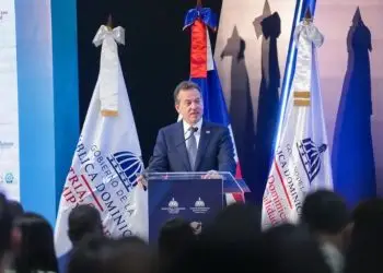 El ministro Bisonó señaló que más de 4,000 personas han sido capacitadas en temas de calidad.