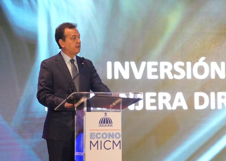 Bisonó citó los logros institucionales alcanzados en su gestión, destacando las reestructuraciones en antisoborno, mejora de la calidad y transparencia.