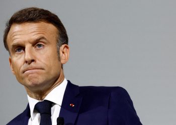 El déficit público francés subió en 2023 al 5.5% del producto interno bruto (PIB), por encima del objetivo del 4.9%, lo que valió a Francia la apertura de un expediente por déficit excesivo por parte de la Comisión Europea.