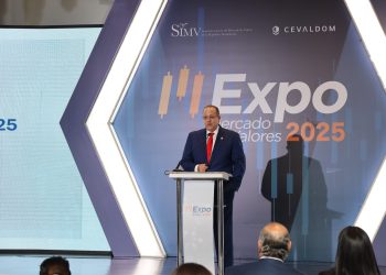 El ministro de Hacienda y Economía puntualizó que “tenemos que hacer lo que sea necesario para que la economía crezca más”. / FOTO: Ronny Cruz