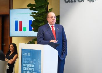 El ministro de Hacienda y Economía habló durante un encuentro organizado por la Asociación de Industrias de la República Dominicana.
