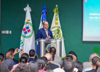 El funcionario advirtió que la estabilidad interna contrasta con el clima externo.