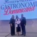 Marcelle Alvarez, Indhira Portes, directora de Pollos Victorina y Raymundo Morales, durante la entrega del galardón a la empresa.