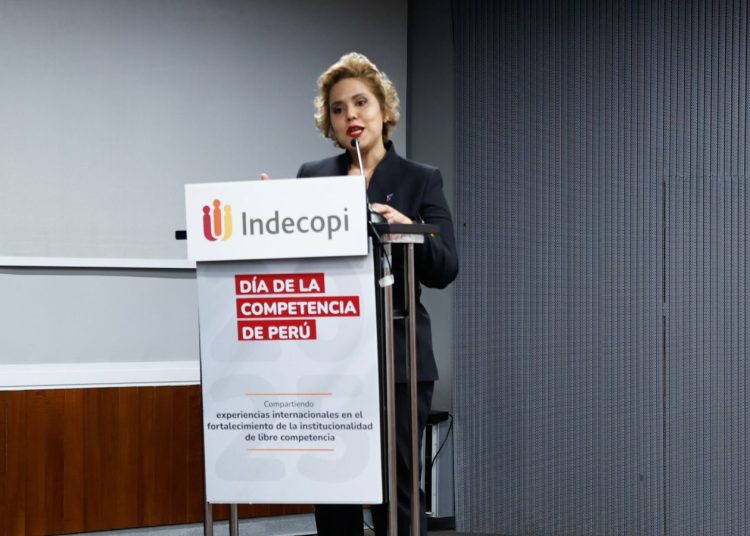 Presidenta de (Pro-Competencia), María Elena Vásquez Taveras.