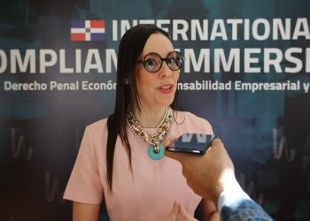 María Elisa Holguín resalta que, cuando una empresa implementa compliance, evita prácticas desleales.