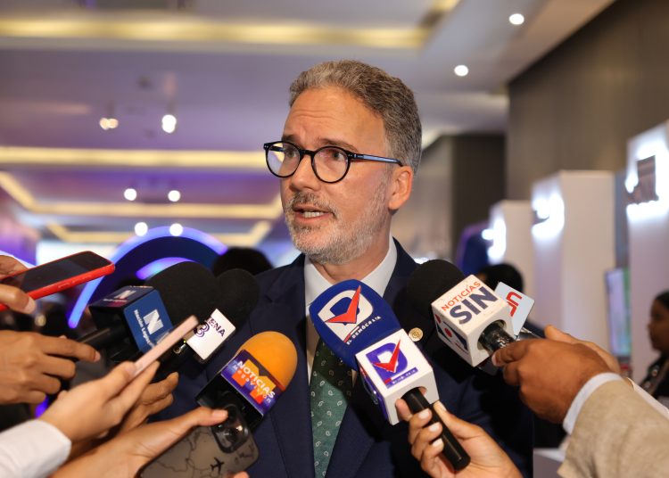 Mario Pujols advirtió que el aumento del impuesto a las transferencias electrónicas incrementará los costos operativos. / Foto: Elianny Mendoza