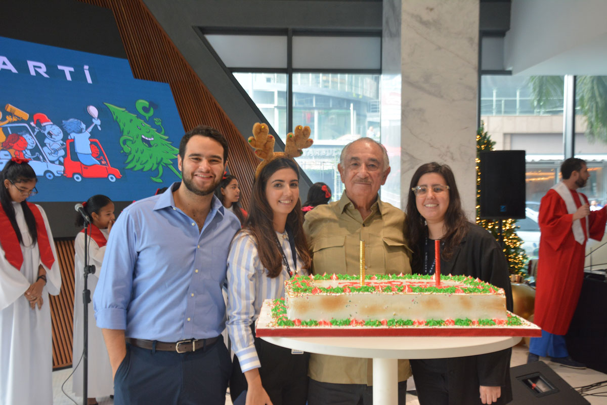 Don Carlos Martí celebra su cumpleaños. 