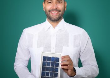 Fernández destacó que el crecimiento de la demanda eléctrica del país es mucho mayor que el crecimiento de la capacidad instalada en generación distribuida.