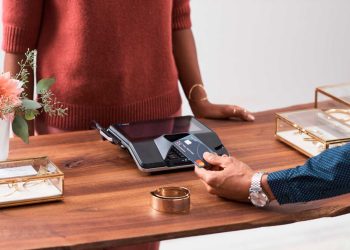 La empresa indica que el fraude rara vez comienza en el punto de transacción, a menudo se origina como un ataque cibernético.