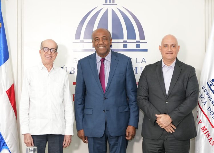 Max Puig, Antonio Almonte y Pável Isa Contreras. | Fuente externa.