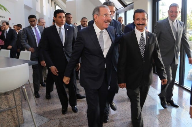 El presidente Medina llega al Almuerzo de Adozona.