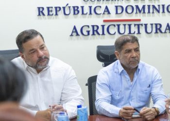 El acto de lanzamiento de la plataforma estuvo encabezado por los ministros de Medio Ambiente y Agricultura, Paíno Henríquez y Limber Cruz López.