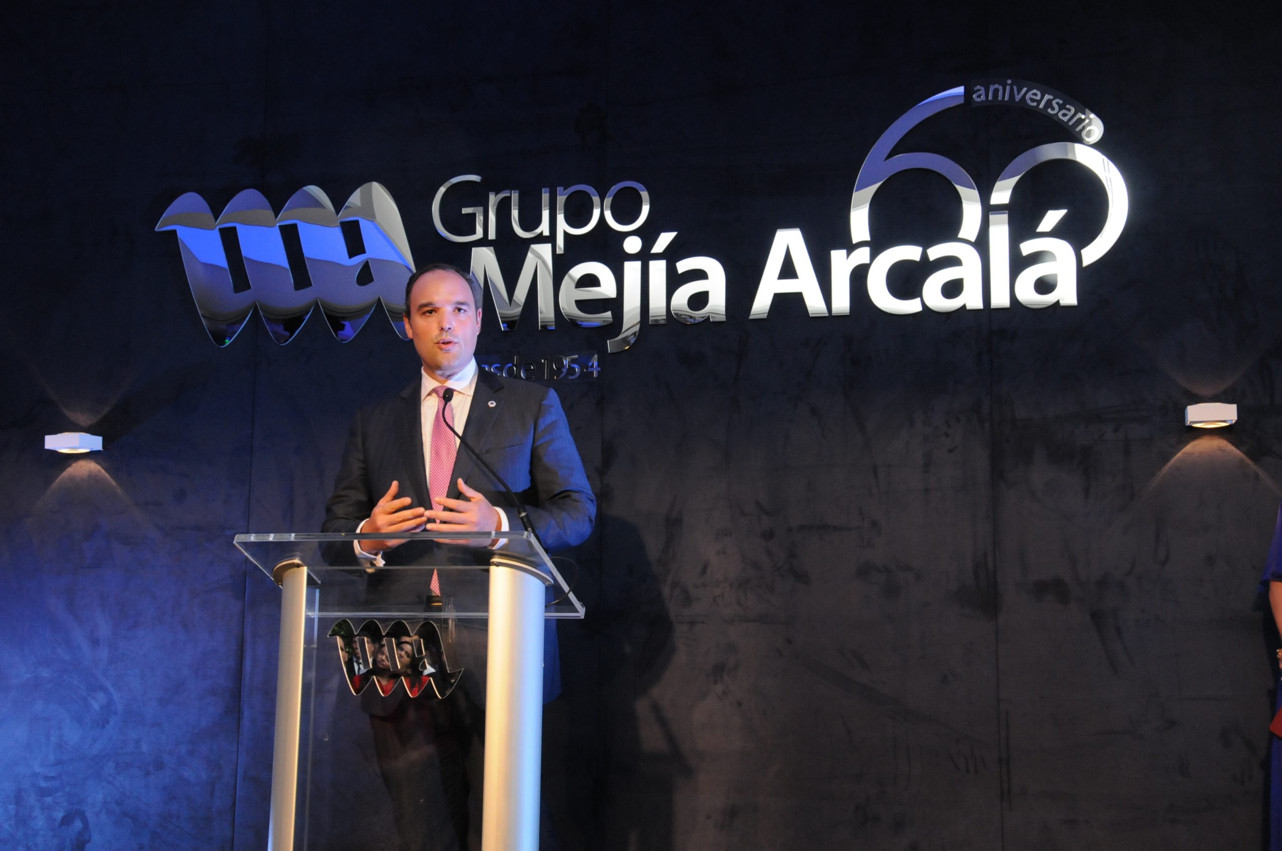 José del Castiillo, ministro de Industria y Comercio.