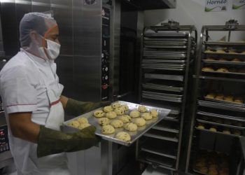 La nueva norma también remarca que la disminución de la jornada laboral no implicará la reducción del salario.