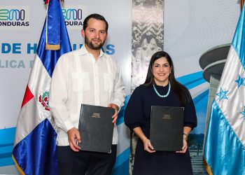 El ministro de Inversiones de Honduras, Miguel Medina, destacó que la renovación del acuerdo entre el CNI y ProDominicana simboliza el firme compromiso de construir una región más competitiva.