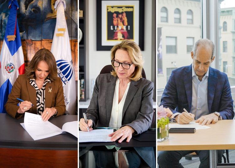 Milagros German; ministra de Cultura, Erica Muhl; presidenta de Berklee College of Music y Edwin De los Santos; presidente de la Fundación AES.