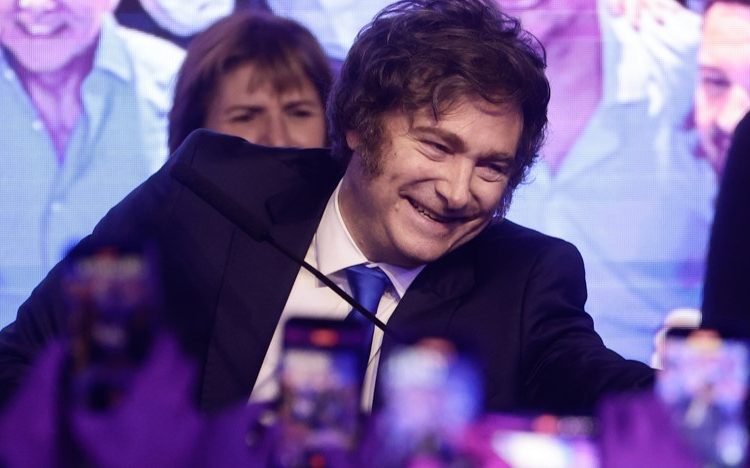 Milei señaló que la subida del crudo y otros productos exportables mejorará los términos de intercambio de Argentina.