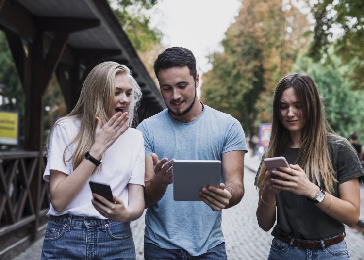 La investigación muestra que el 71% de los millennials se considera el “capitán de TI” de su hogar, es decir, el referente tecnológico para familiares y amigos.