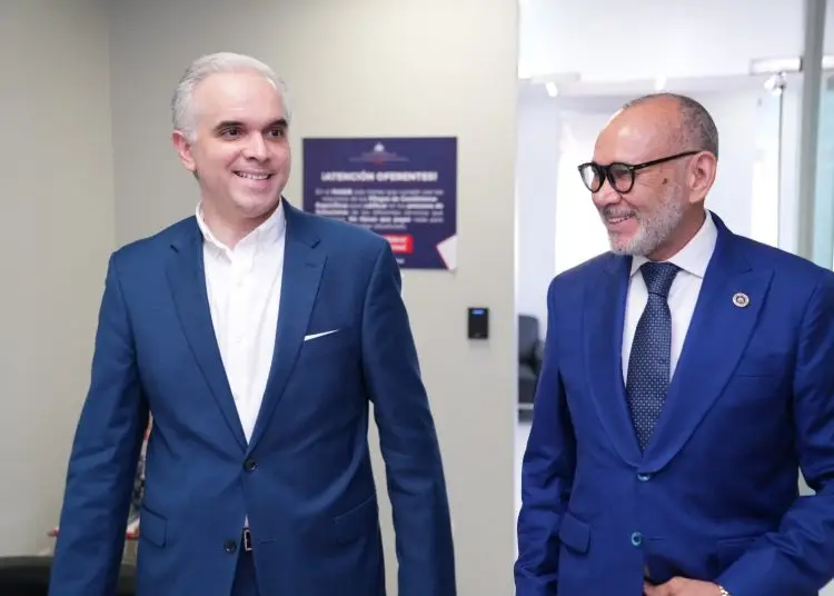 Este primer encuentro marca el inicio de una agenda de trabajo coordinada entre ambos titulares y sus equipos técnicos, con el propósito de seguir implementando mejoras en los programas de bienestar estudiantil.