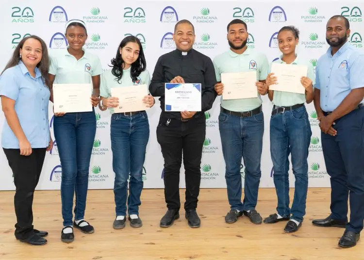 Destacó que el progreso de cada estudiante es monitoreado de manera continua por sus docentes a través de la plataforma Education First.