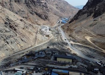 Fotografía aérea de la entrada a la mina El Teniente, el 2 de diciembre de 2020, en Rancagua, Chile. | Alberto Valdes, EFE.