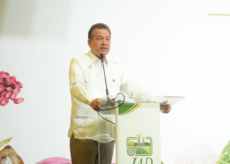 Ministro Ito Bisonó: “Estamos acompañando al campo dominicano para abrir más mercados y fortalecer la agroindustria”.